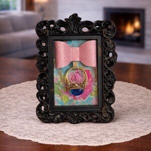 New! Vintage Faux Framed Ring Holder Display Decor